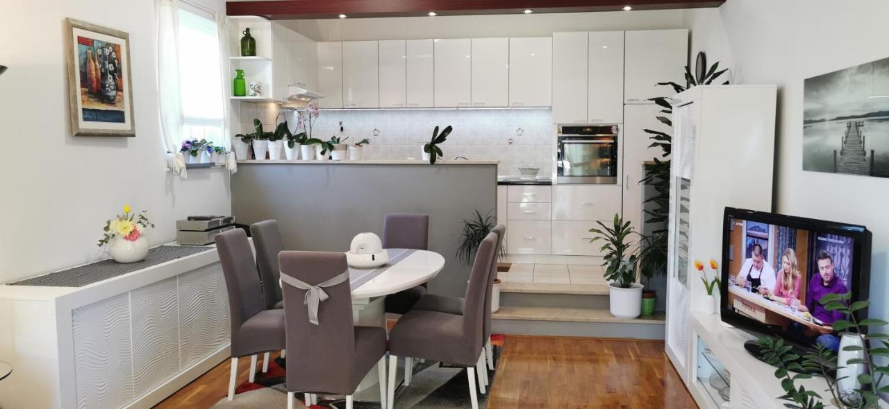 Apartman Kapovic Kaštela Exterior foto